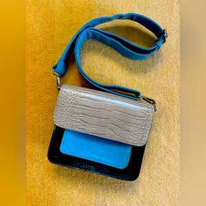 Hvisk Croc Crossbody